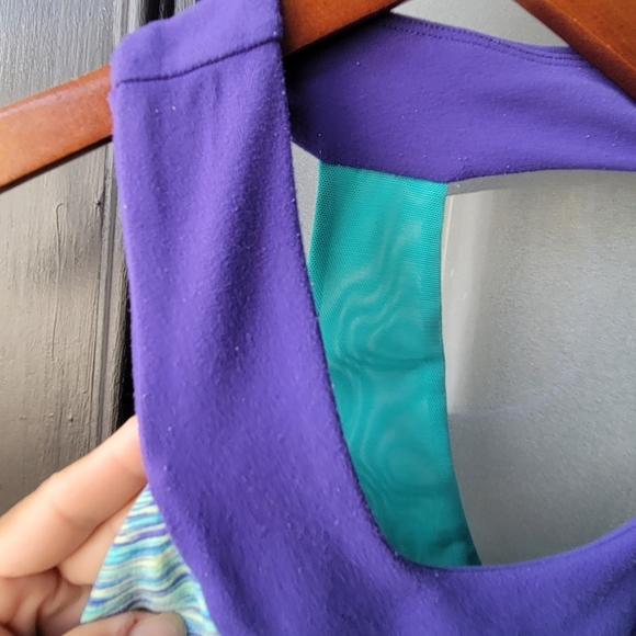 LULULEMON Size 4 Scoop Neck No Limits Tank Top Green Aqua/Blue/Purple, yellow - Picture 7 of 9